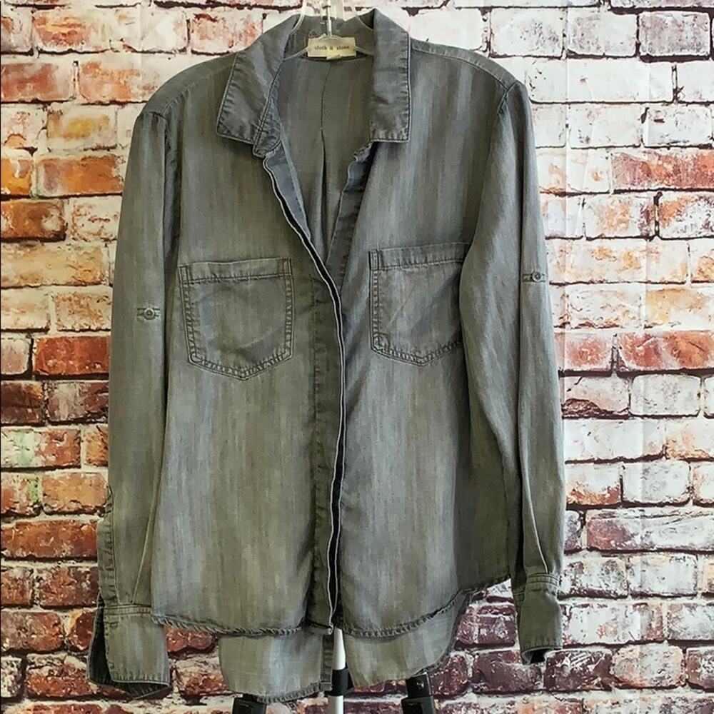 Cloth & Stone Gray Button Up Long Sleeve Shirt